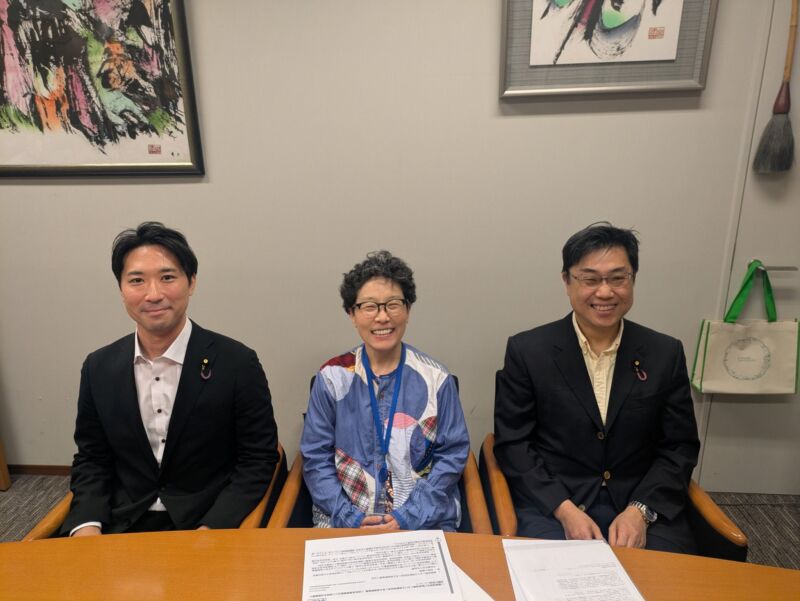 Image for the Tweet beginning: 全国がん患者団体連合会の桜井なおみ副理事長と川村雄大議員と打ち合わせ。
思えば、
・乳がん切除時のみ乳房再建の保険適用
・遺伝性乳がん卵巣がん症候群の、患者の予後を改善する治療に保険適用
長きにわたり一緒に取り組んできた成果に只々感謝。
ご指導に感謝です。有難うございました。 