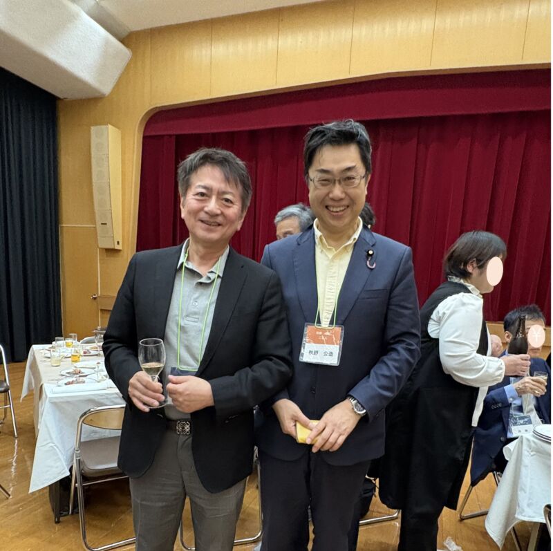 Image for the Tweet beginning: 福岡に戻って、戸畑区医師会創立記念パーティー。
睡眠障がい科の標榜がもう直ぐ実現することを報告。
宗 祐人先生に、胃がん対策について、がん対策と感染症対策の両面からご指導を仰ぐ。
岩永浩三先生に地域医療の課題を仰ぐ。広く深いお話に感動。
TBT48Vの歌と演奏に勇気を頂きました。感謝です。 