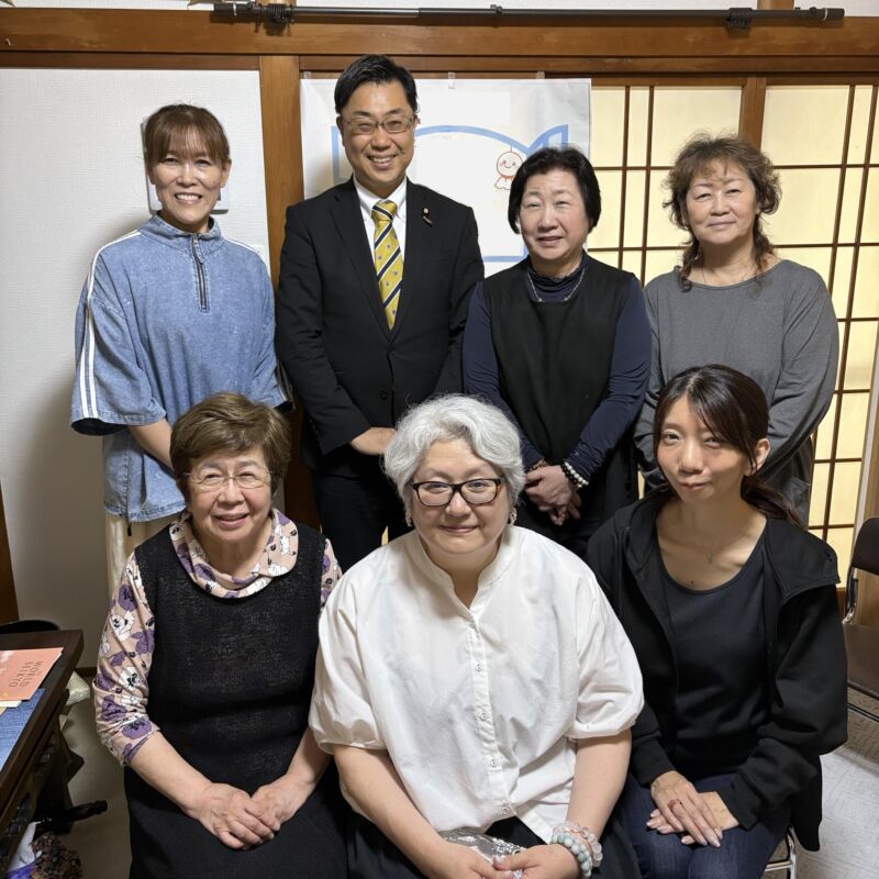 Image for the Tweet beginning: 小倉南区にて、ミニ懇談会。
・障がいと生きる児の就労支援について、
・生徒/学生の多様な選択肢と就学支援について、
など多岐にわたり議論しました。
『来月もおいで‼』
はい。分かりました。続きをしましょうね。
有難うございました。 