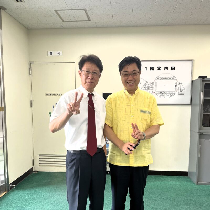 Image for the Tweet beginning: 新武会拳武館の伊高基文先生。
おやぢ仲間でまぶ達です。
だから、ご子息もお嬢様が可愛くてたまりません。
会のご盛会おめでとうございます。今後とも変わらぬご指導をお願い申し上げます。押忍‼ 