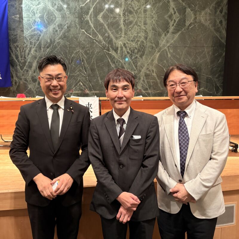 Image for the Tweet beginning: 令和8年KAKKIN長崎平和全国集会に参加するため、長崎原爆資料館へ。
あ‼田川さーん⁉山口さん‼
長崎大学で一緒に働いた田川恵美子先輩‼
城山小被爆校舎の文化財保存を求める国会質疑にあたり、ご指導を仰いだ城山小被爆校舎平和発信協議会の山口政則会長‼
明朝もご一緒。嬉しい出会いに感謝です。 