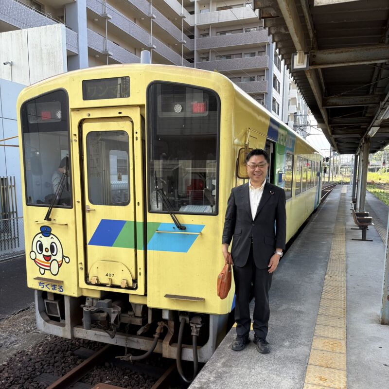 Image for the Tweet beginning: JR直方駅から平成筑豊鉄道に乗り換え。
この列車は平成筑豊鉄道の伊田線から糸田線に入り、田川後藤寺へ。
伊田線と田川線を繋ぐ、田川伊田駅に向かわれると仰る優しい方と、写真を撮りっこ。
田川伊田駅も田川後藤寺駅も、また田川線は行橋駅でJRと接続でき便利。
さぁ、＃うらのじん 
