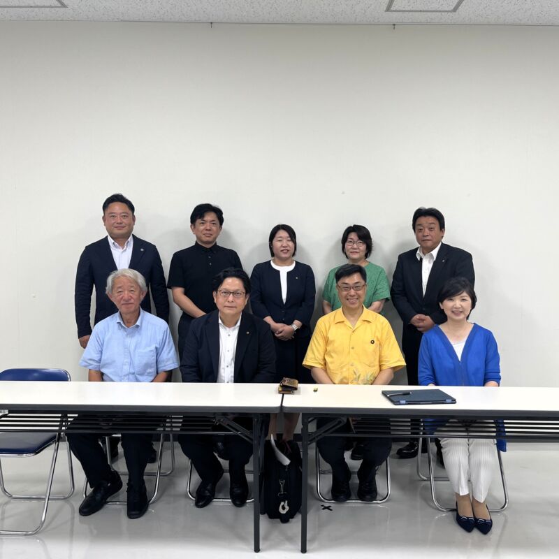 Image for the Tweet beginning: 公明党福岡県本部にて、青年局（かねこ秀一局長）と女性局（川上たえ局長）が合同で勉強会。
睡眠障害科の標榜が実現したことをふまえ、睡眠の大切さなど種々打ち合わせを交えて学び合いました。
対面とオンラインのハイブリッドです。
多くのご参加、有難うございました。 