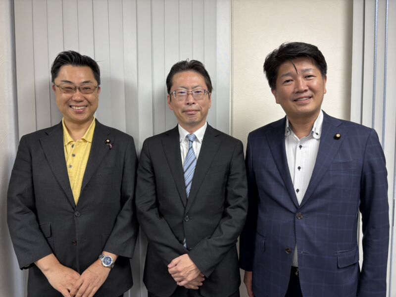 Image for the Tweet beginning: 公明党大阪府本部（石川博崇府代表）の夏季議員研修会。
皆様の圧に圧倒されています。素晴らしいです。
講演は中央大学の中北浩爾教授。
お忙しいところを有難うございます。 