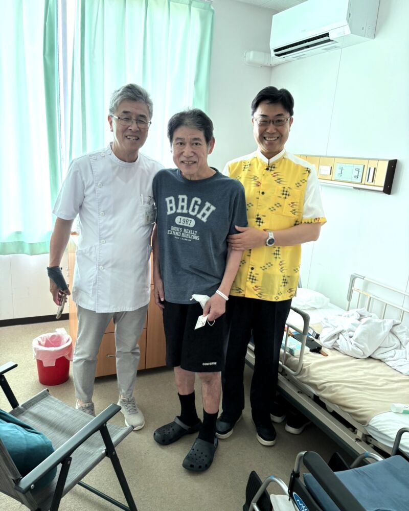 Image for the Tweet beginning: 沖縄市にある、ちゅうざん病院の田島文博院長先生を訪ねました。
田島院長先生とは毎年、遺骨収容のお手伝いを続けています。
友人の『ヤガさーん』も訪ねました。 
