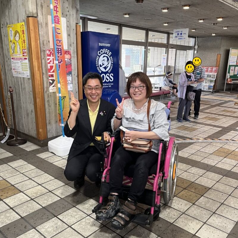 Image for the Tweet beginning: つつみ健太郎福岡市議(西区選出)と報告会。
つつみ議員の1期4年の報告に皆様の拍手が続きます。
・ストーマに対する基準額の引き上げ
・生ごみ堆肥化容器補助金の対象に乾燥式を追加
・防犯カメラの設置等‥
お話しに引き込まれました。
決意溢れる会合になりましたね。
つつみ議員、頑張りましょう‼ 