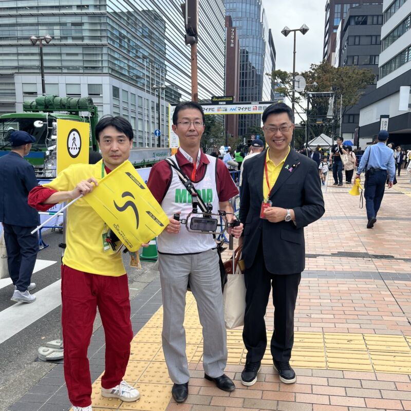 Image for the Tweet beginning: マイナビ ツール・ド九州2026のフィニッシュ地点の天神橋にて。
私は自転車が大好き。九州経済連合会が導入を目指す九州MaaS(Mobility as a Service)に協力して、公共交通に自転車を持ち込んで移動しています。
自転車が二次交通に位置づけられるよう頑張ります。