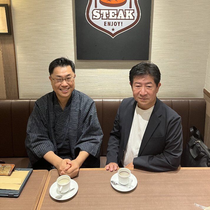 Image for the Tweet beginning: 珈琲で後援会の打ち合わせ。
会長、いつもありがとうございます。頑張ります‼ 